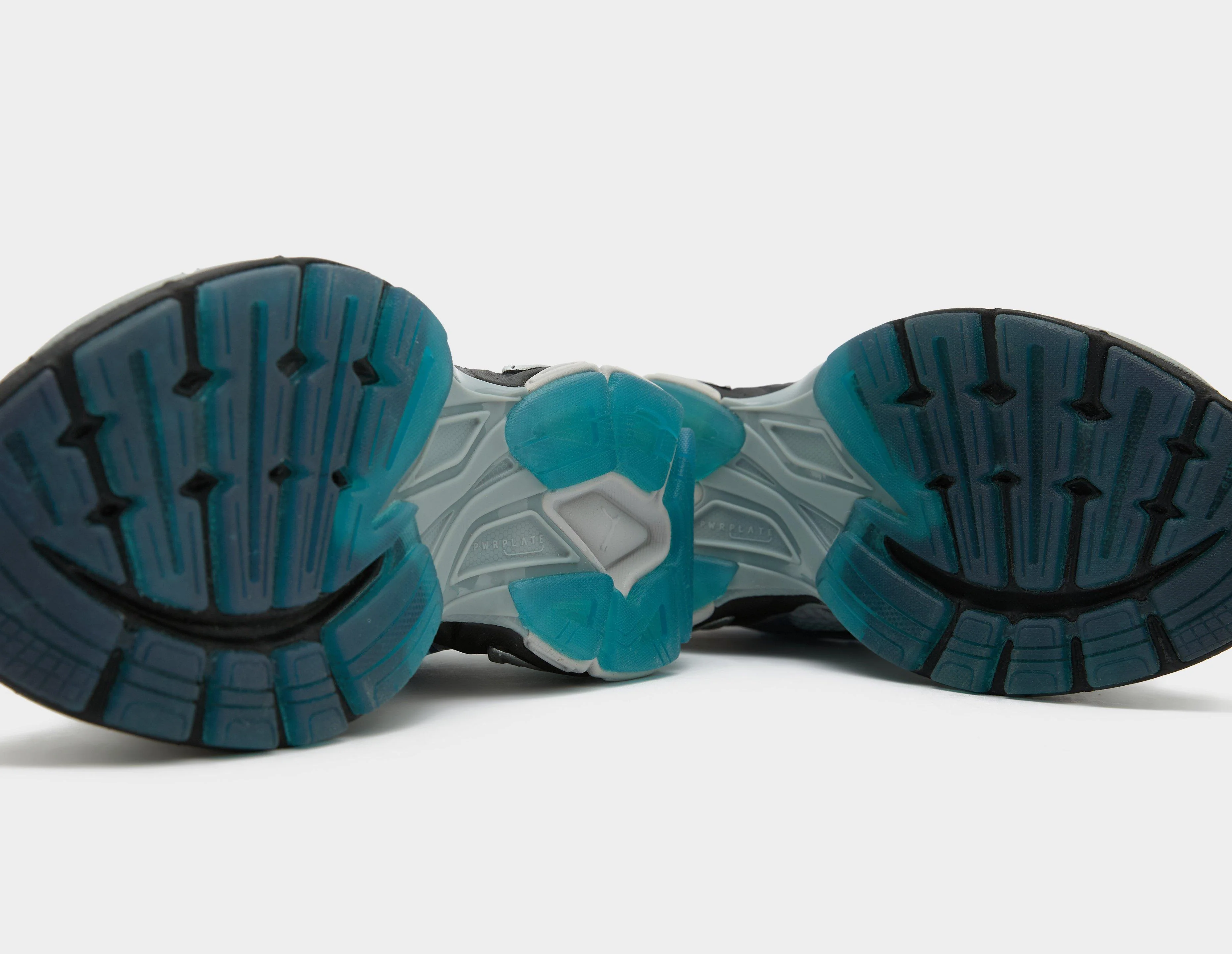 x Footpatrol Velophasis - Image 5